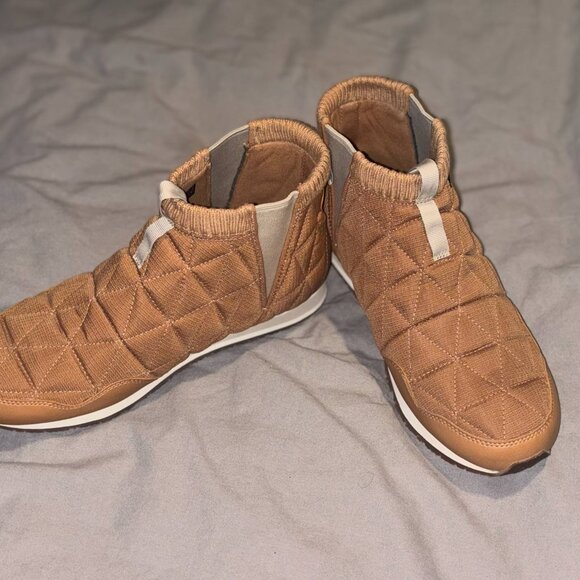 🥾 FOR SALE: Teva Women’s Reember Mid Platform Boots – Size 10 – Caribou Color - Picture 2 of 6